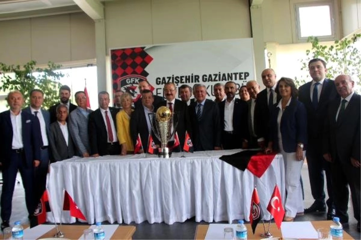 Gazişehir\'de Konukoğlu yeniden başkan seçildi
