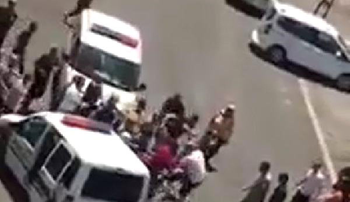 Tacizciyi linçten polis kurtardı