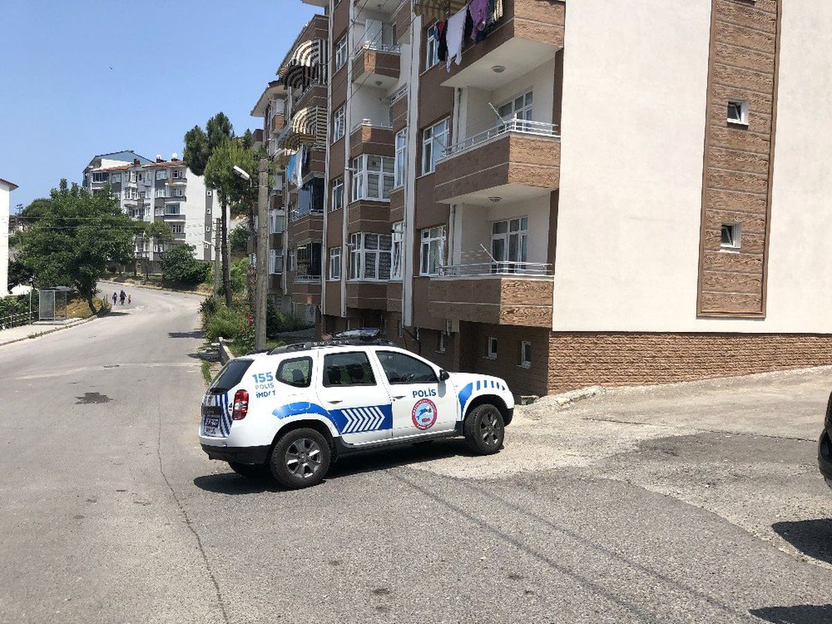 Yaşlı adam balkonda intihar girişiminde bulundu