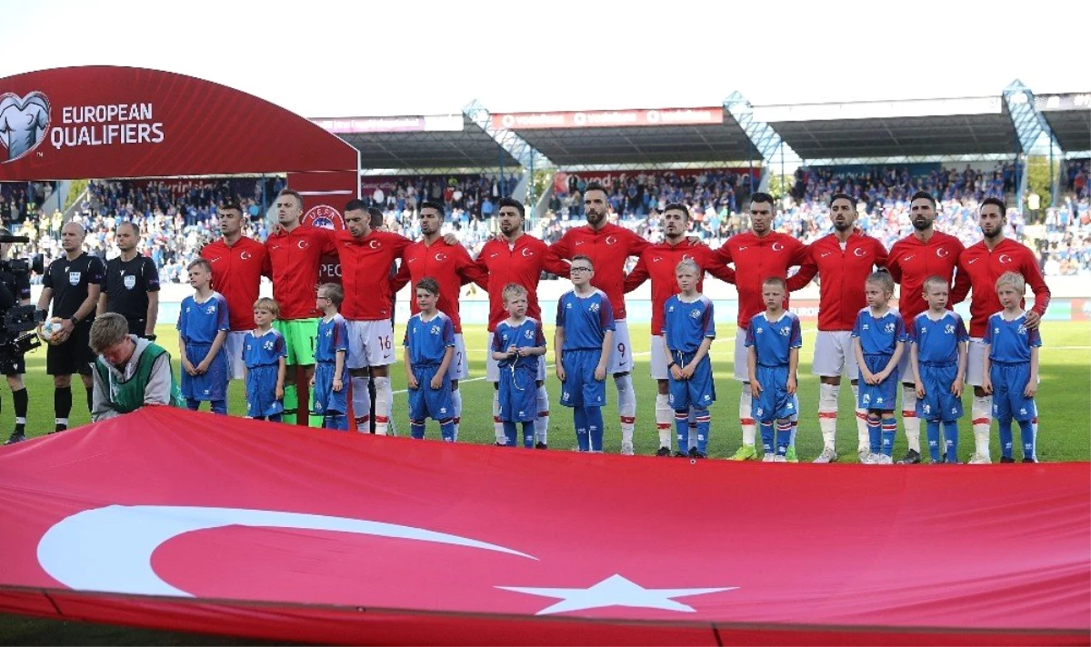2020 Avrupa Futbol Şampiyonası Elemeleri: İzlanda: 2 - Türkiye: 1 (İlk yarı)