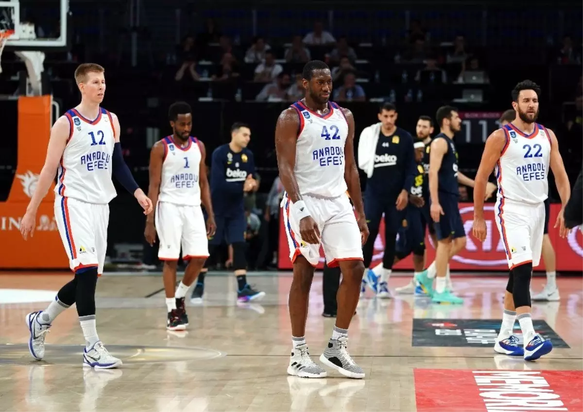 Anadolu Efes, Fenerbahçe karşısında bu sezon 5. kez kazandı