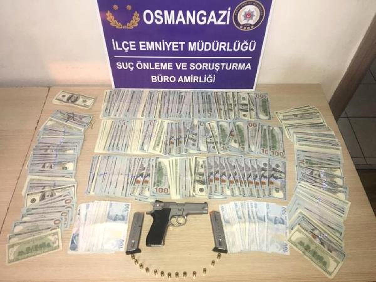 Bacadan girdikleri evden 72 bin dolar çalan 2 kişi yakalandı