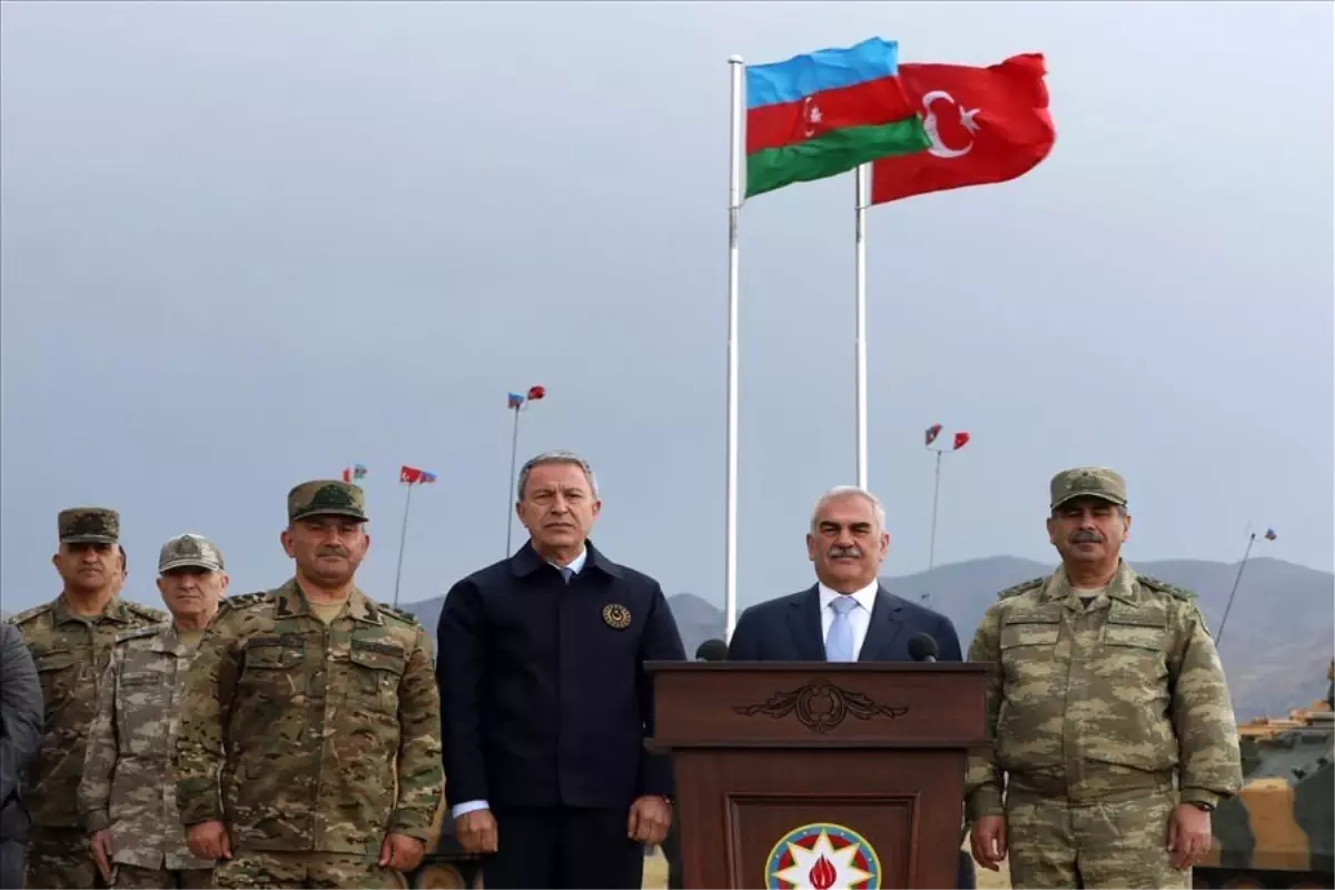 Bakan Akar, Nahçıvan\'da gerçekleştirilen tatbikatın Seçkin Gözlemci Günü\'ne katıldı