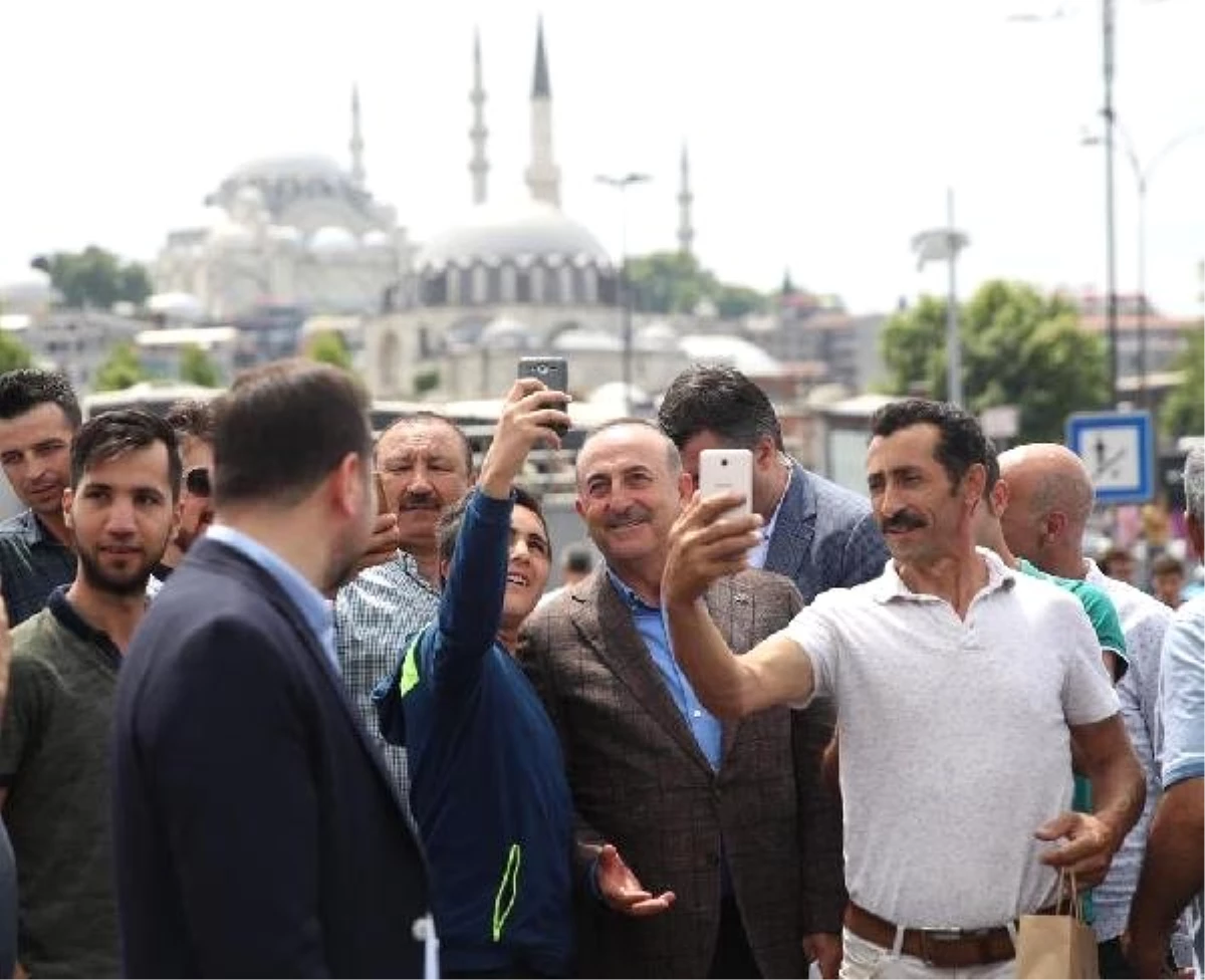 Bakan Çavuşoğlu Fatih, Beyoğlu ve Beşiktaş\'ta esnaf ziyaretinde bulundu