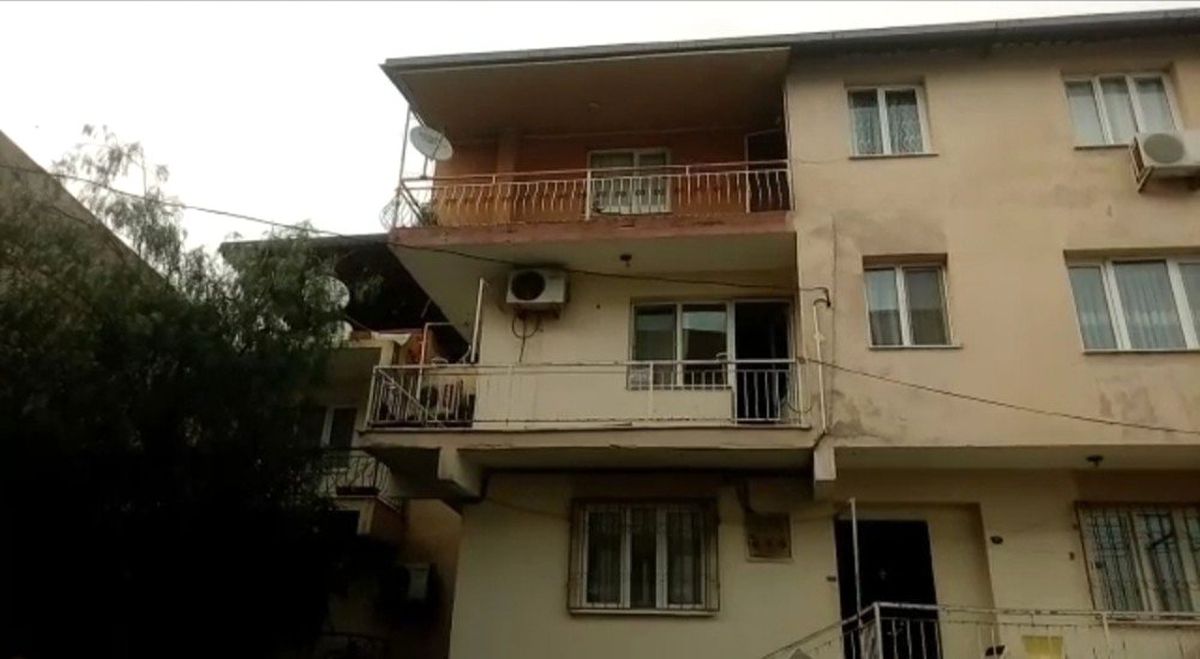 Balkondan pompalı tüfekle alt kattaki ağabeyini öldürdü