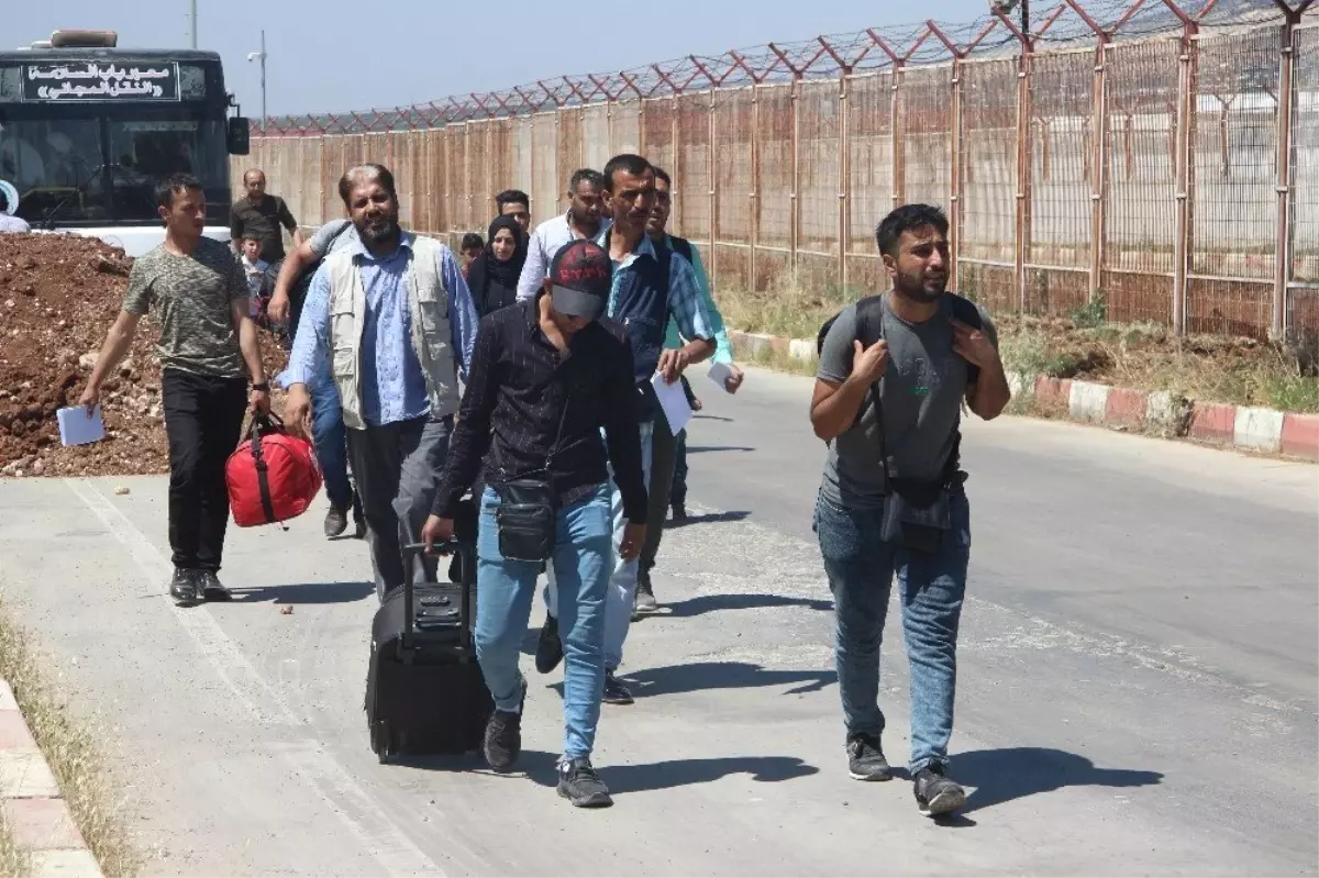 Bayramı ülkelerinde geçiren Suriyelilerin dönüşü başladı