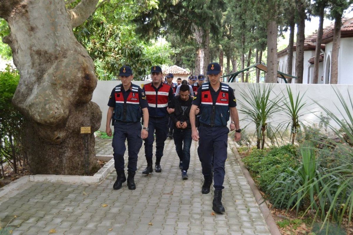 Manisa\'da çiftlik sahibi öldüren zanlı adliyeye sevk edildi