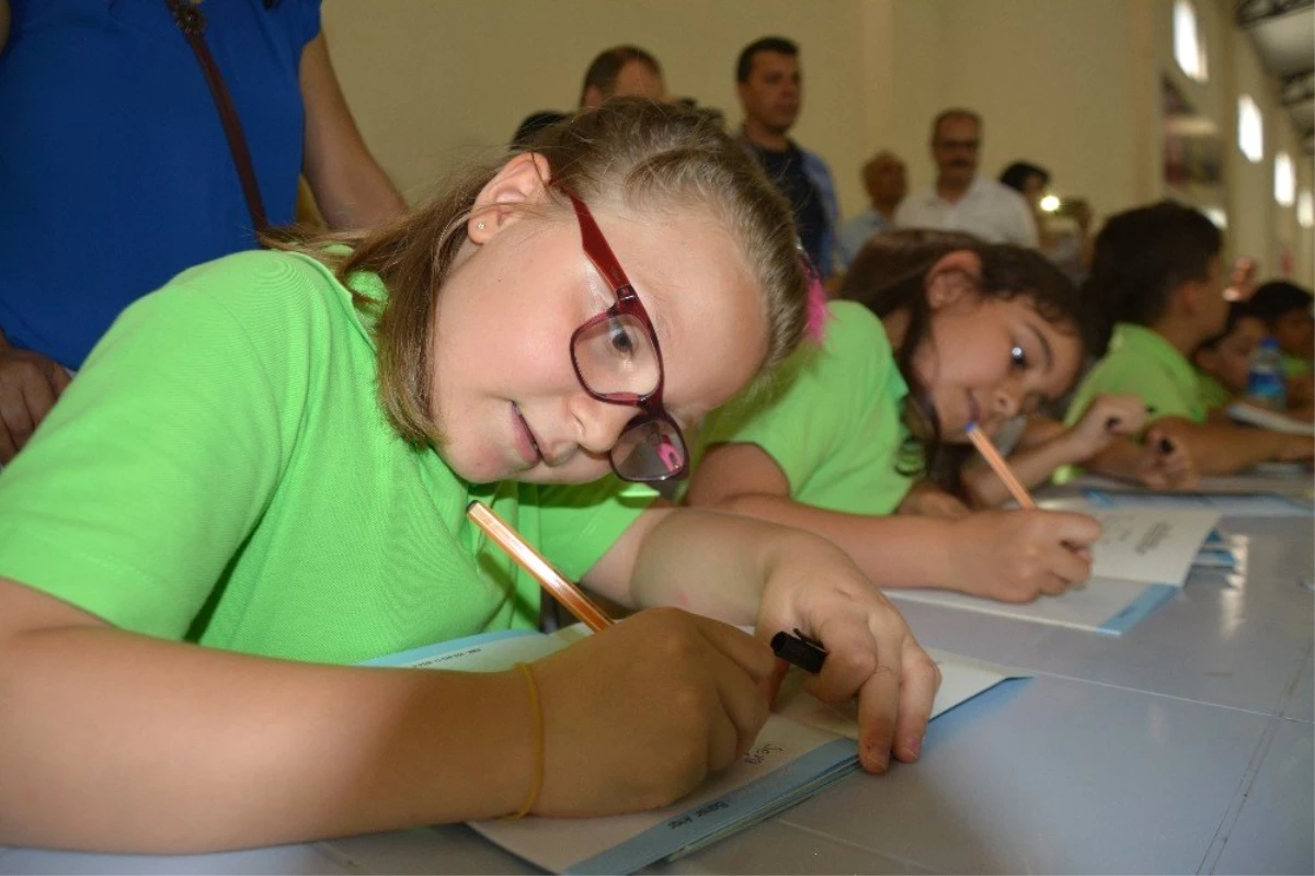 Söke\'de 473 çocuk yazar imza günü heyecanı yaşadı