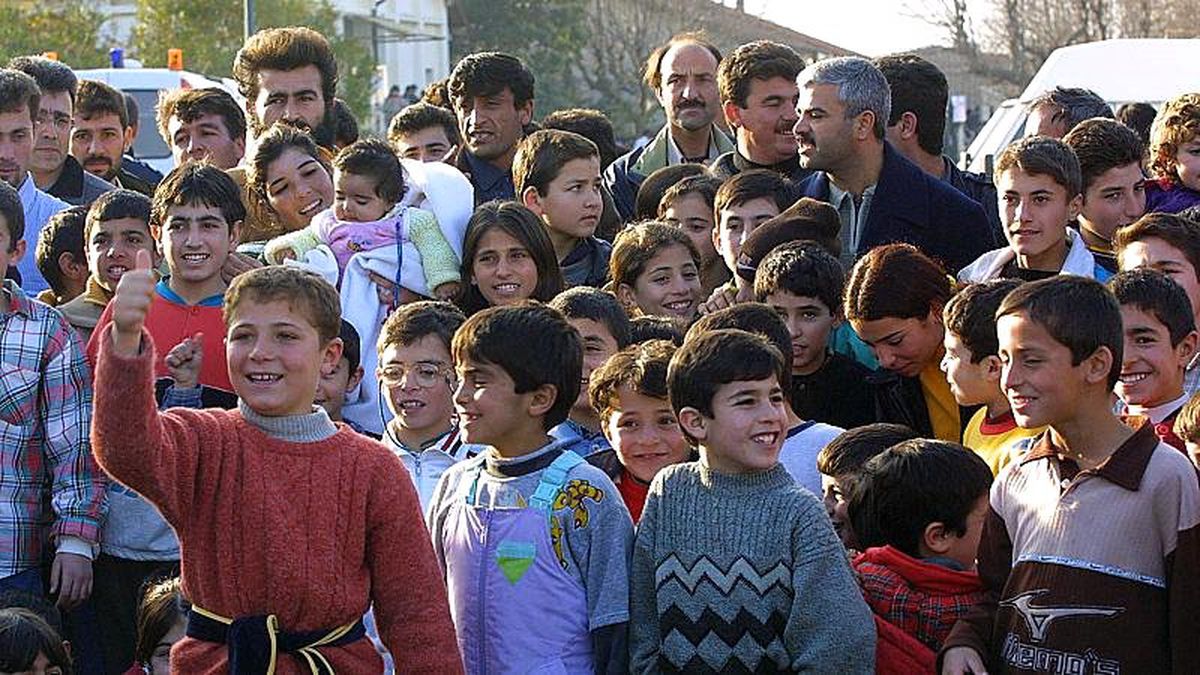 Türkiye, IŞİD\'e katılan iki eşli ve 9 çocuklu militanı ailesiyle birlikte Fransa\'ya teslim etti