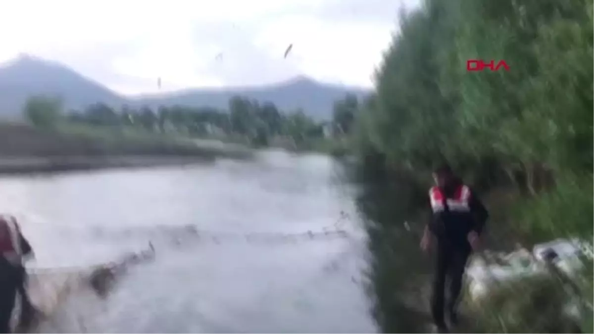 VAN GÖLÜ\'NDE KAÇAK AVLANAN 3,5 TON İNCİ KEFALİ ELE GEÇİRİLDİ