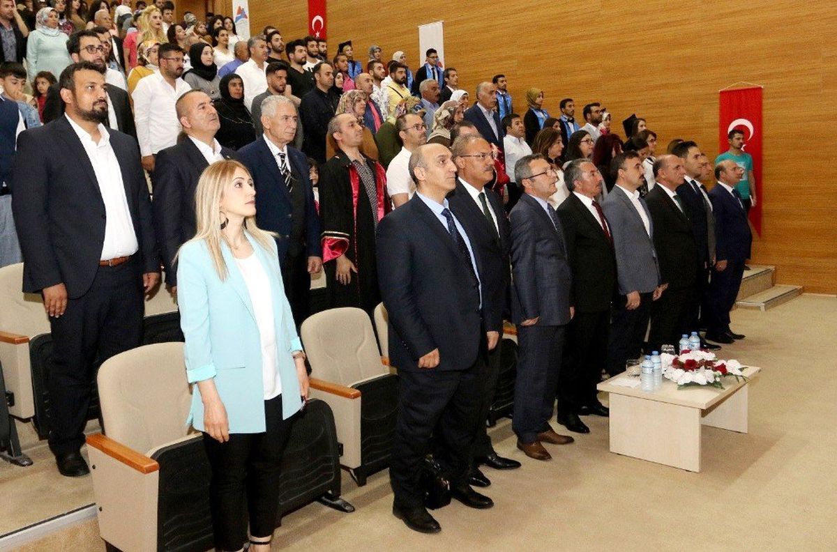 Ağrı İbrahim Çeçen Üniversitesi Eczacılık Fakültesi ikinci mezunlarını verdi