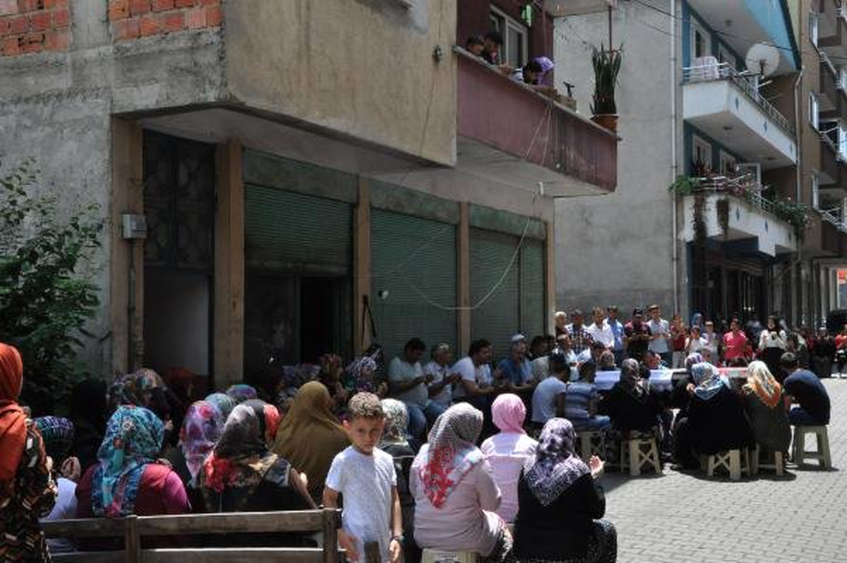 Balkondan düşen minik Nehir, toprağa verildi