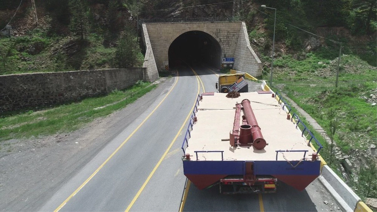 Baraj dubasının tehlikeli yolculuğu