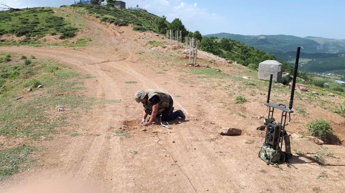 Bingöl\'de tüp ve tenekeye yerleştirilen EYP imha edildi