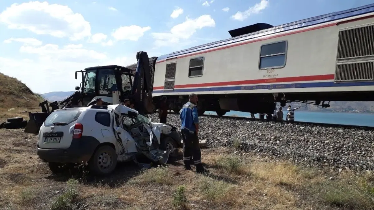 Elazığ\'da tren kazası: 1 ölü, 2 yaralı