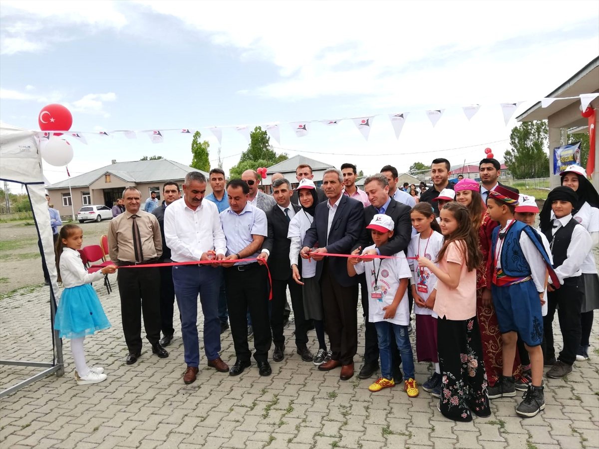 Eleşkirt\'te TÜBİTAK Bilim Fuarı açıldı