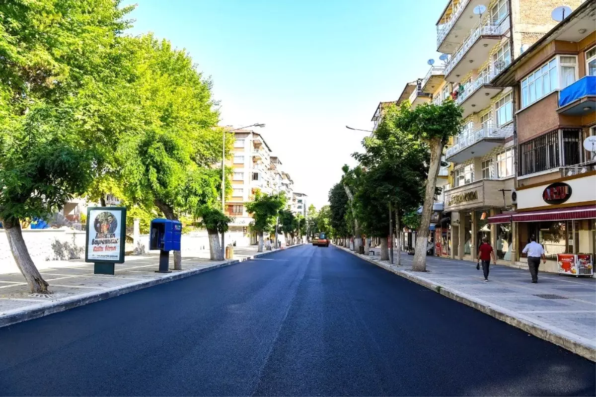 Fuzuli Caddesi asfaltlandı