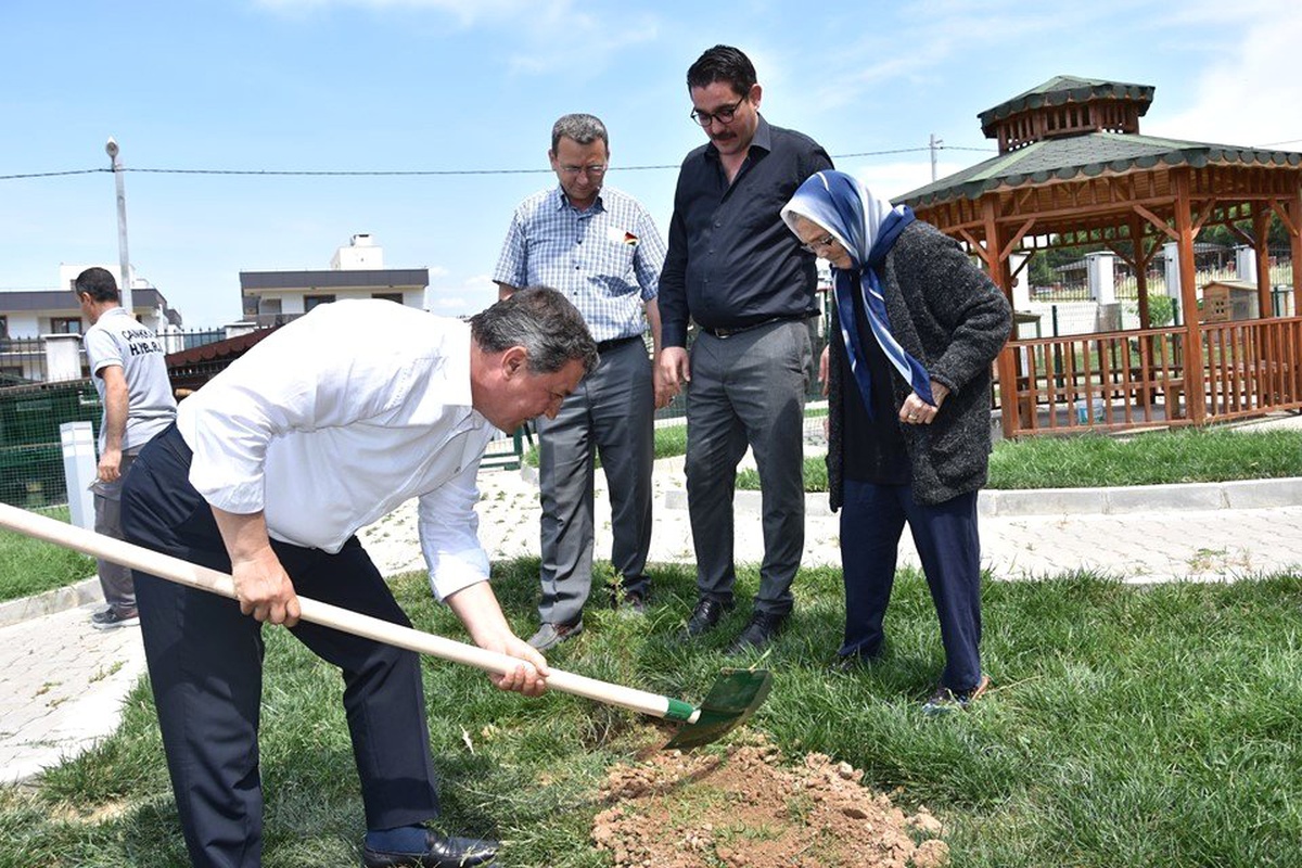 Huzurevi sakinlerine moral ziyareti