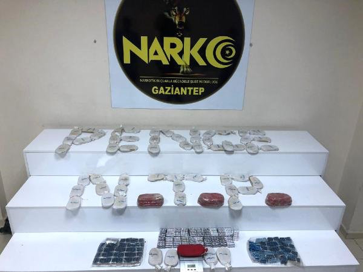 İş yeri duvarındaki zuladan esrar ve uyuşturucu hap çıktı