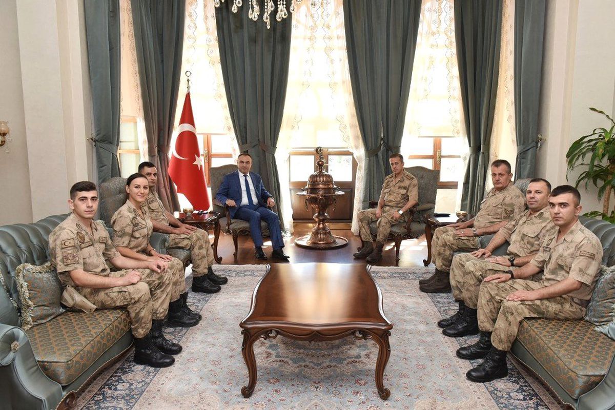 Jandarmadan Vali Soytürk\'e ziyaret