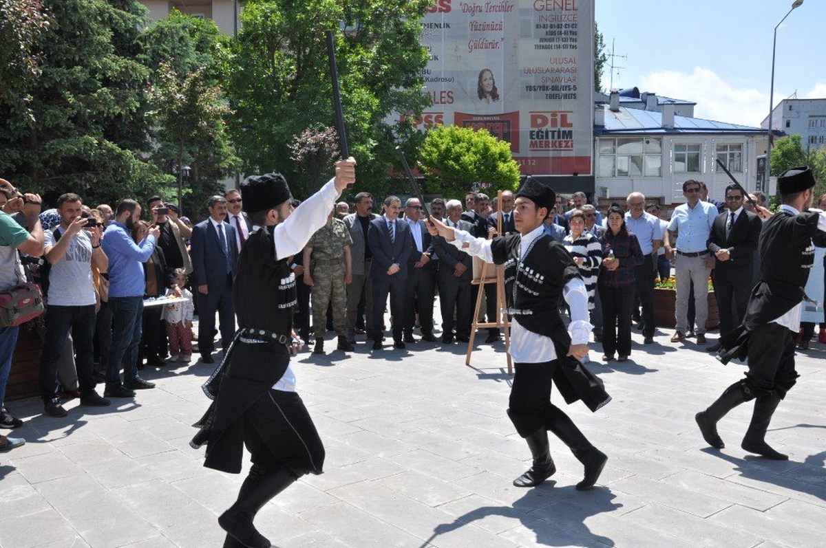 Kars\'ta "Öğrenme Şenlikleri" sergisinin açılışı yapıldı