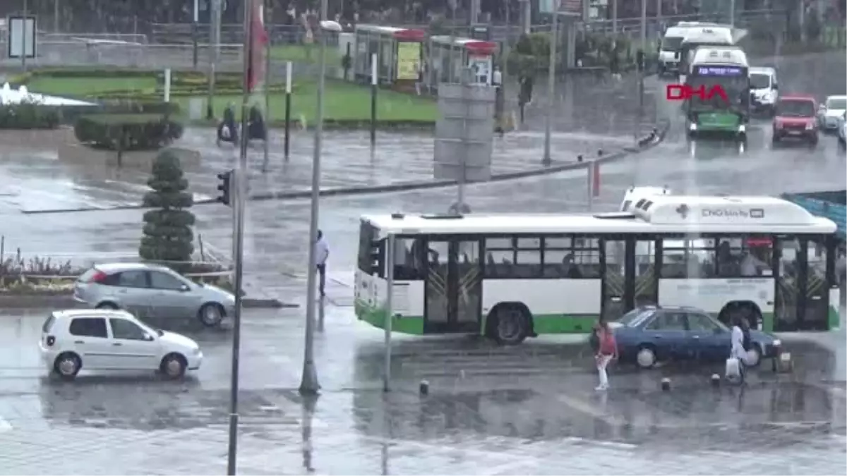 Kayseri\'de sağanak hayatı olumsuz etkiledi