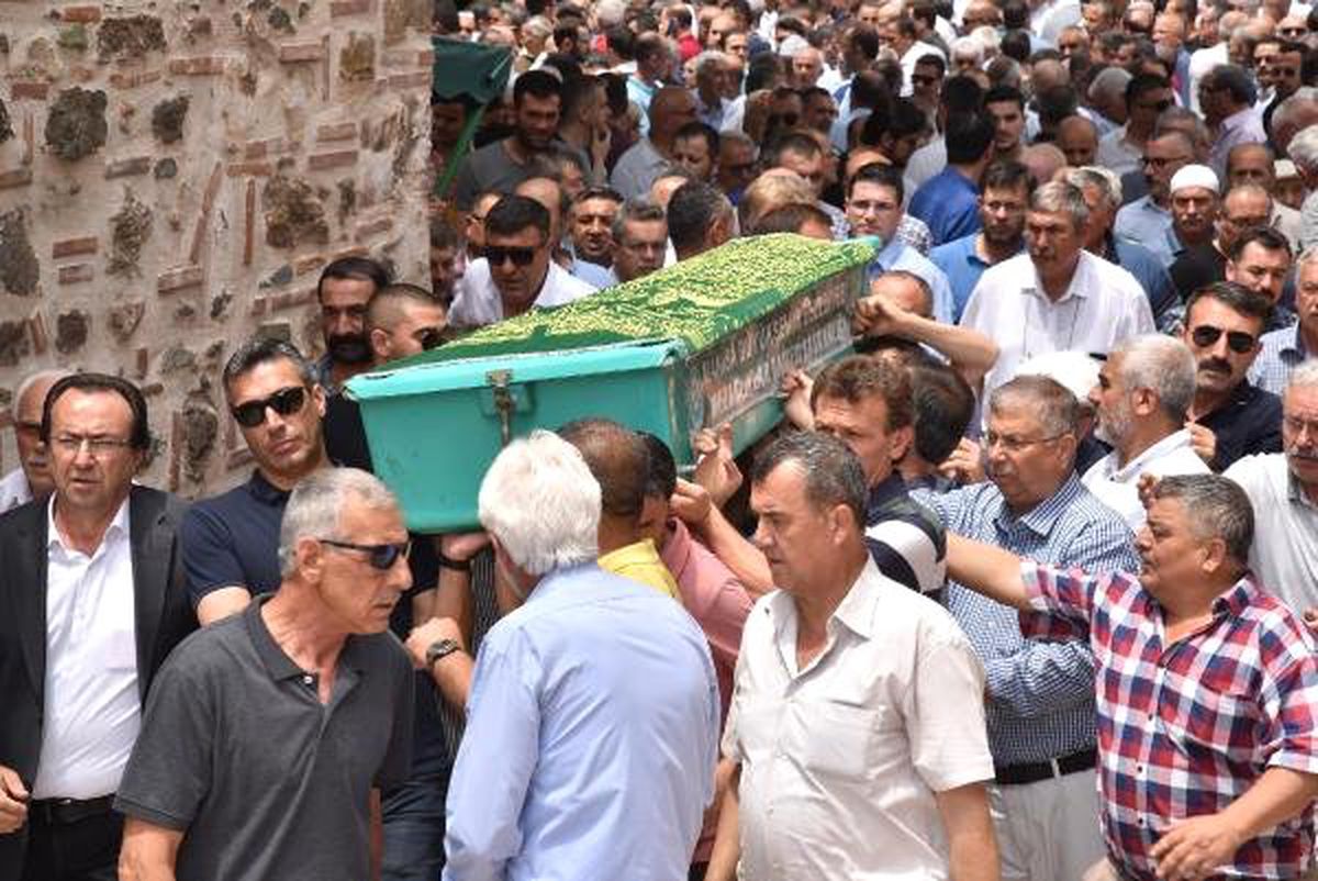 MHP eski Manisa İl Başkanı Ziya Elmalı, son yolculuğuna uğurlandı