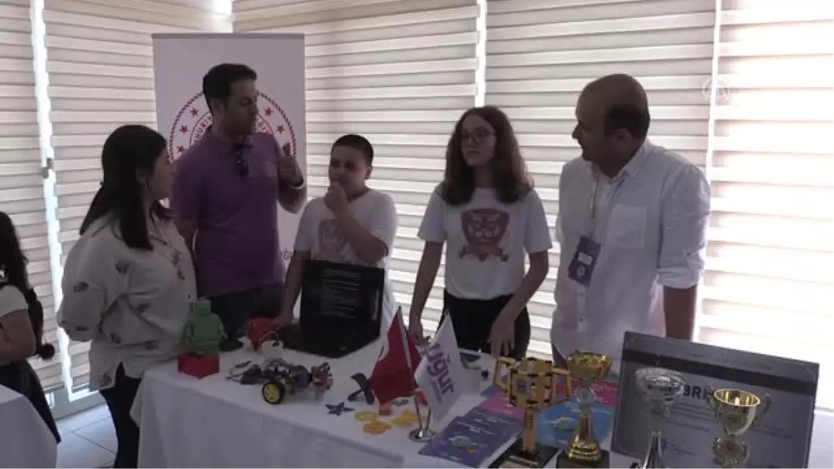 Öğrenciler tasarladıkları bilgisayar oyunlarıyla yarıştı