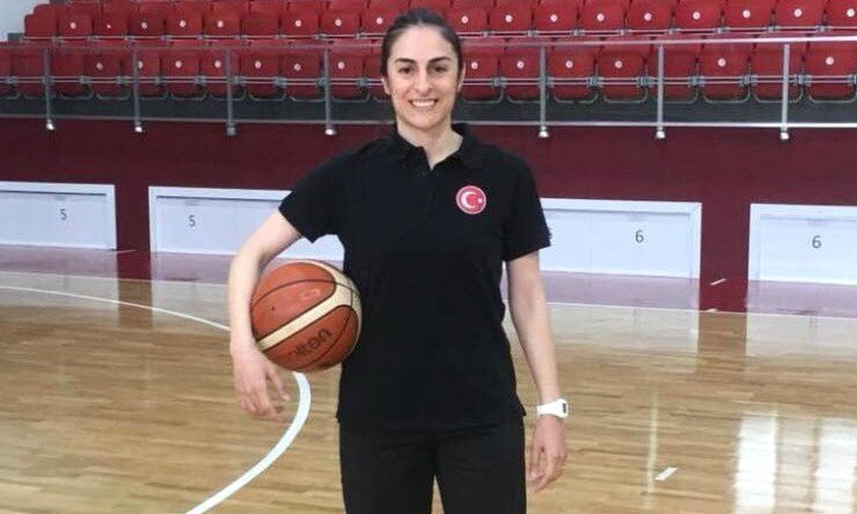 Özlem Köle\'ye milli davet