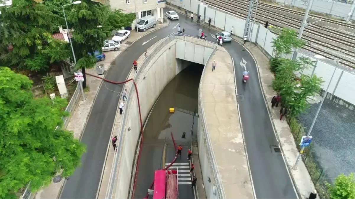 Pendik\'te su basan alt geçit havadan görüntülendi