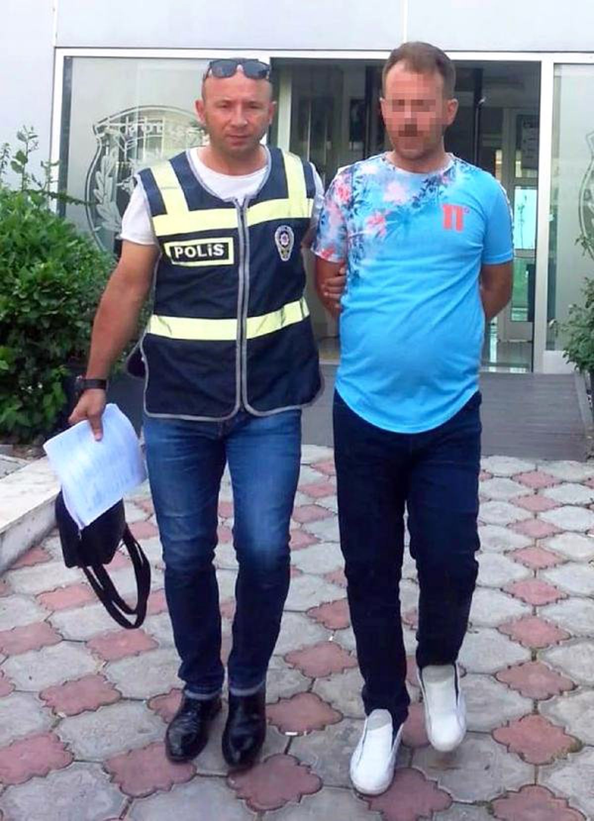Polisleri de dolandıran sahte polis yakalandı