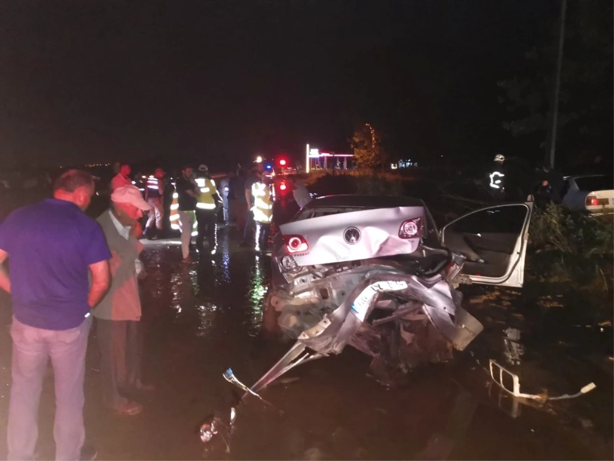 Tokat\'ta çamurlu yolda 3 araç çarpıştı: 4 yaralı