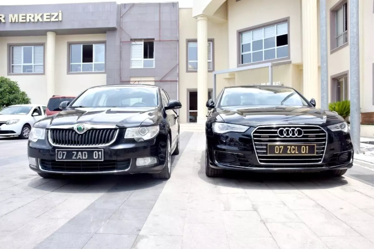 Toplu ulaşım aracı alınsın diye makam araçlarını satışa çıkardı