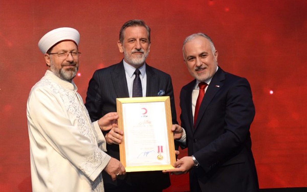 Türk Kızılay’ından Bursa iş dünyasına Altın Madalya