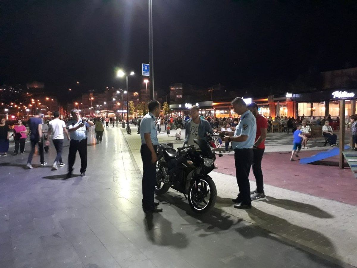 Zabıtadan kural tanımaz sürücülere müdahale