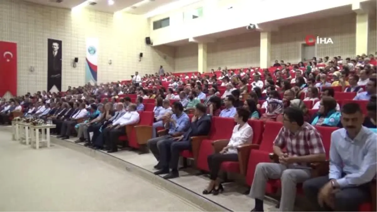 7 Aralık Üniversitesi\'nde akademisyenler törenle cübbe giydi