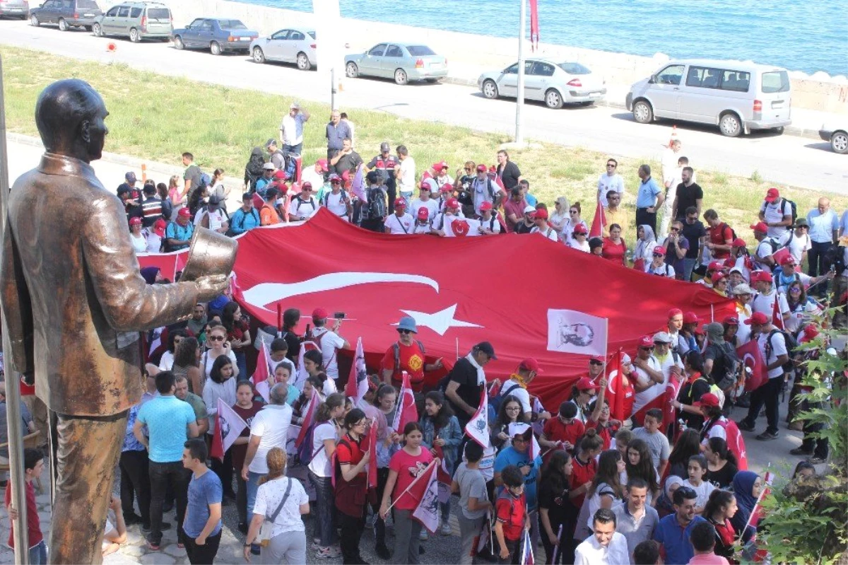 Atatürk ve İstiklal Yolu Yürüyüşü, İnebolu\'dan başladı