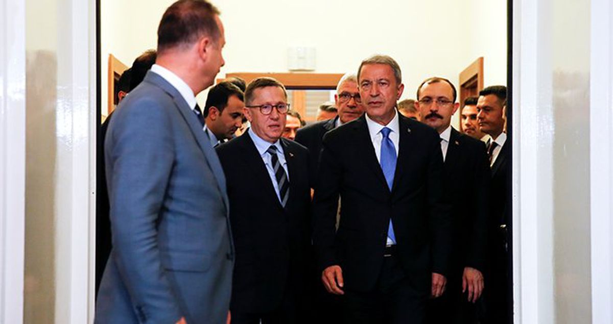 Bakan Akar, muhalefet partilerini ziyareti sonrası açıklama yaptı: Mükemmel bir yasa için çalışıyoruz