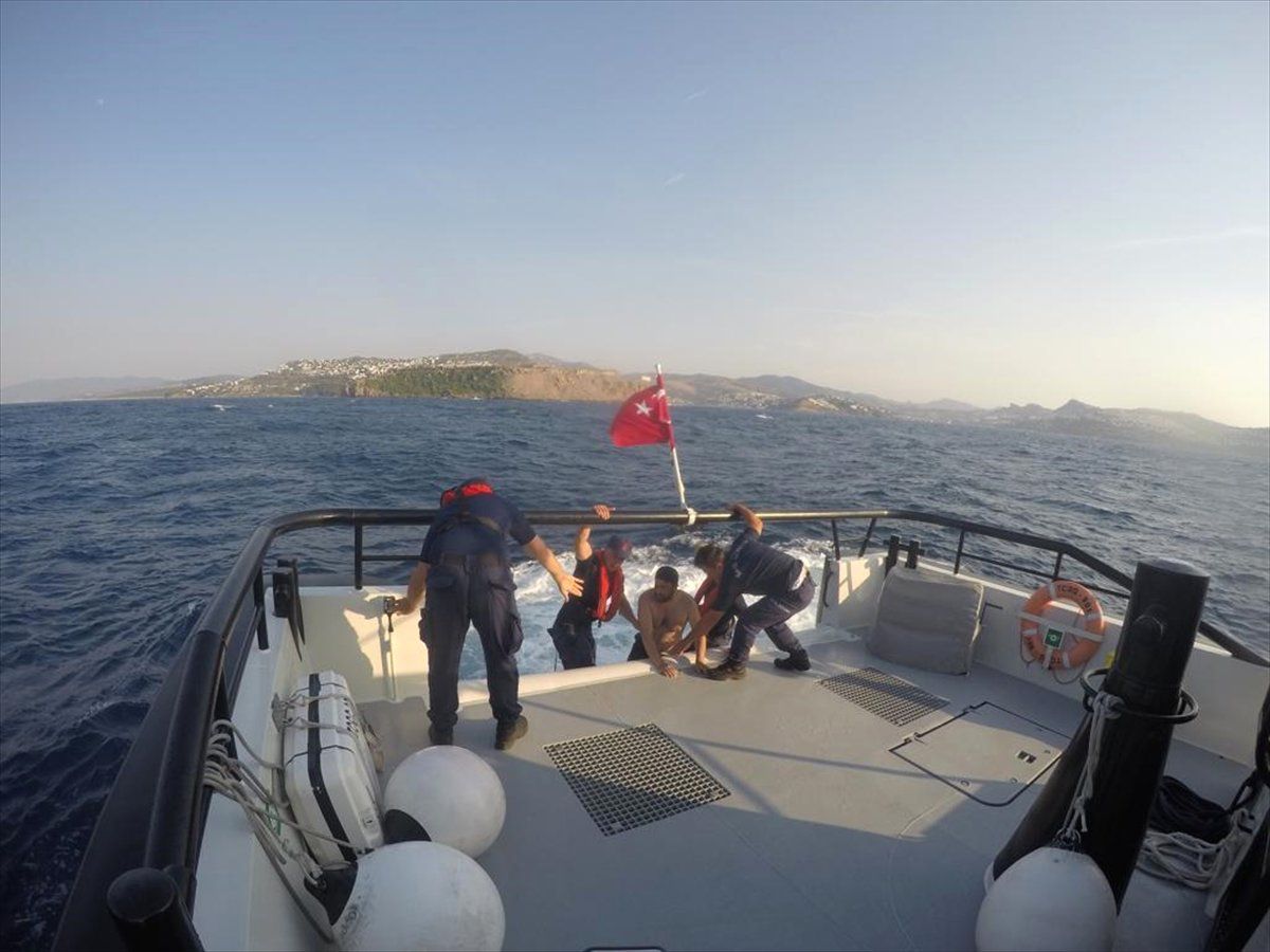 Denizde açılan ancak geri dönemeyen tatilci kurtarıldı