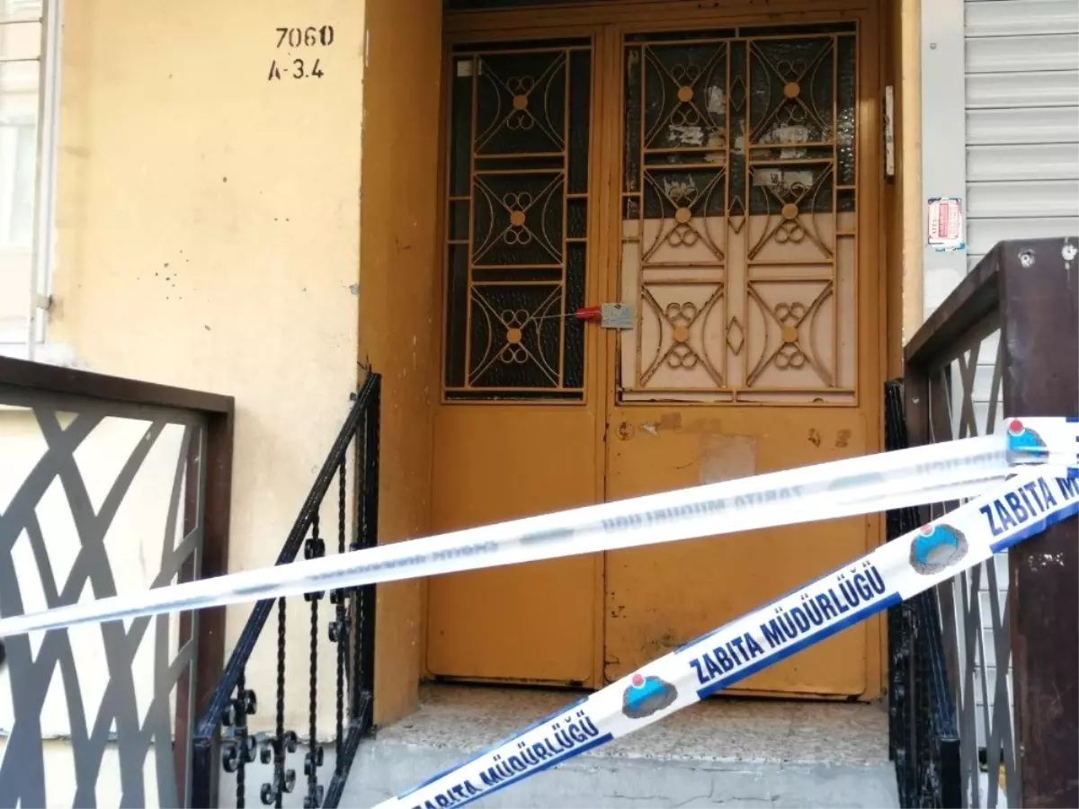 Güngören\'de yıkılma tehlikesi bulunan 6 katlı bina boşaltıldı