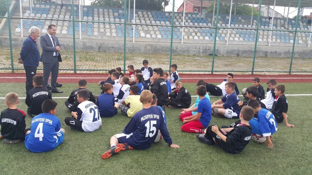 Kaymakam Güven\'den futbol okuluna ziyaret