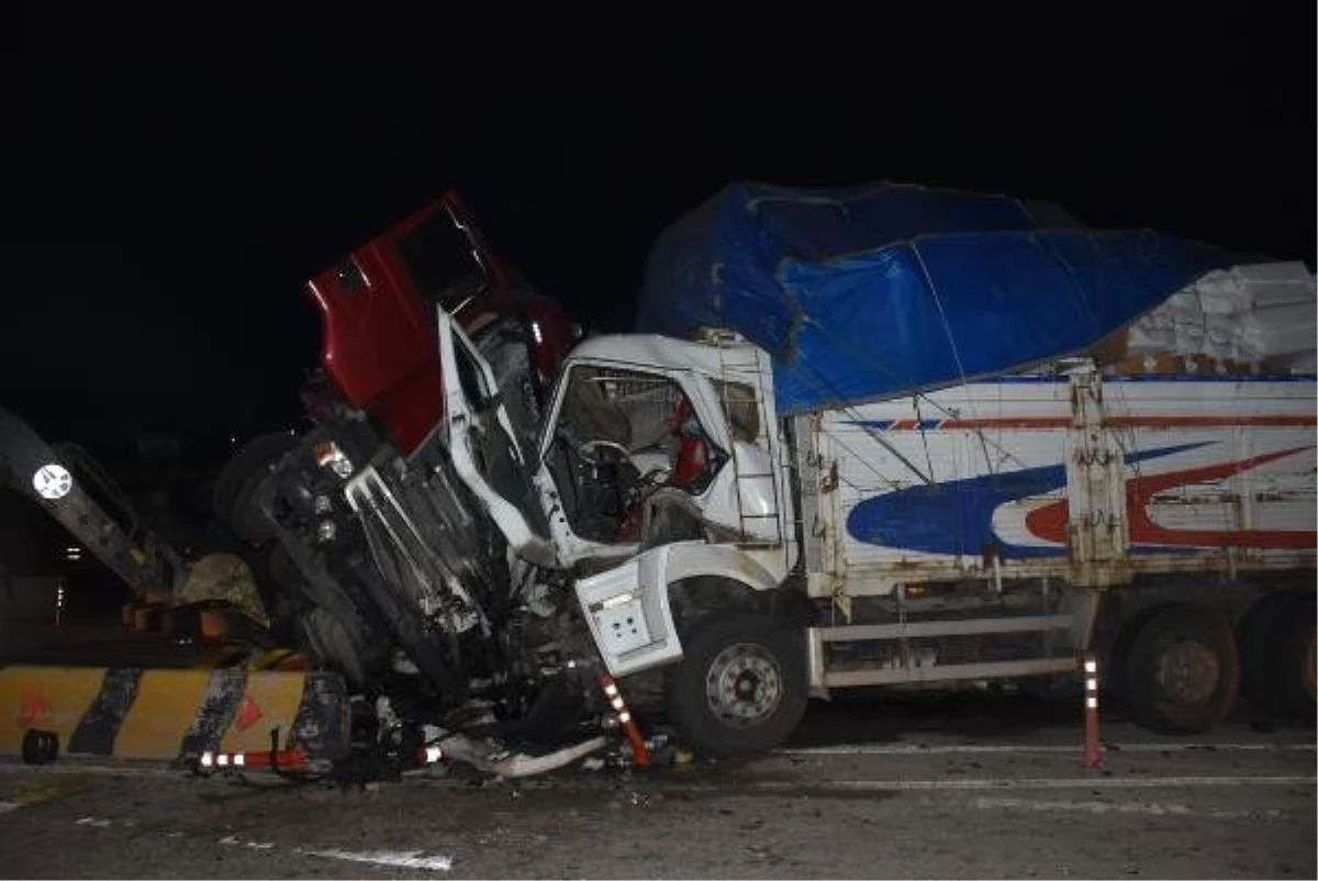 Kırıkkale\'de zincirleme kaza: 2 ölü, 17 yaralı (2)
