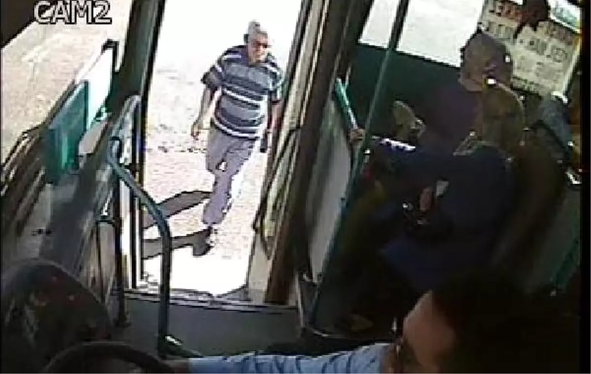 Otobüsün çarptığı yaşlı adam öldü