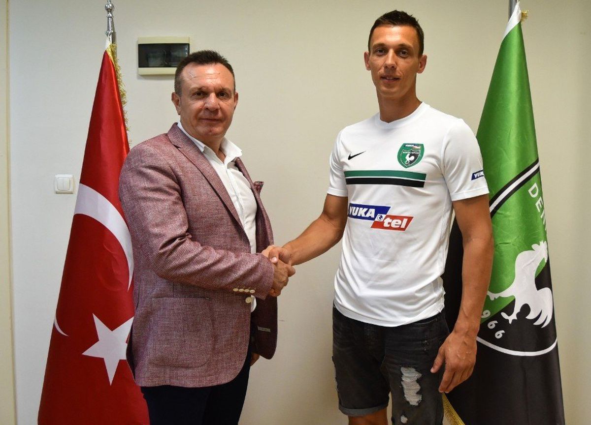 Stachowiak 1 yıl daha Yukatel Denizlispor\'da
