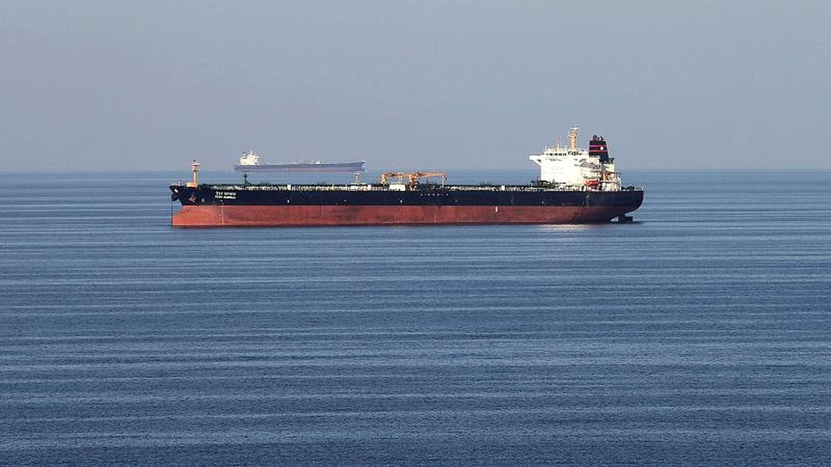 Umman Körfezi\'nde iki tankere \'şüpheli saldırı\': Mürettebat kurtarıldı