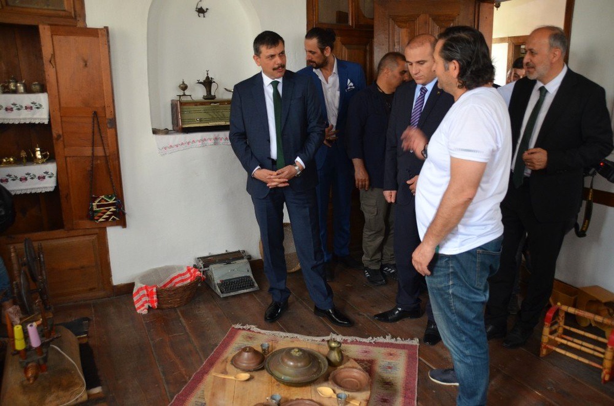 Vali Çiftçi, tarihi Hilmi Ağa Konağı\'nı gezdi
