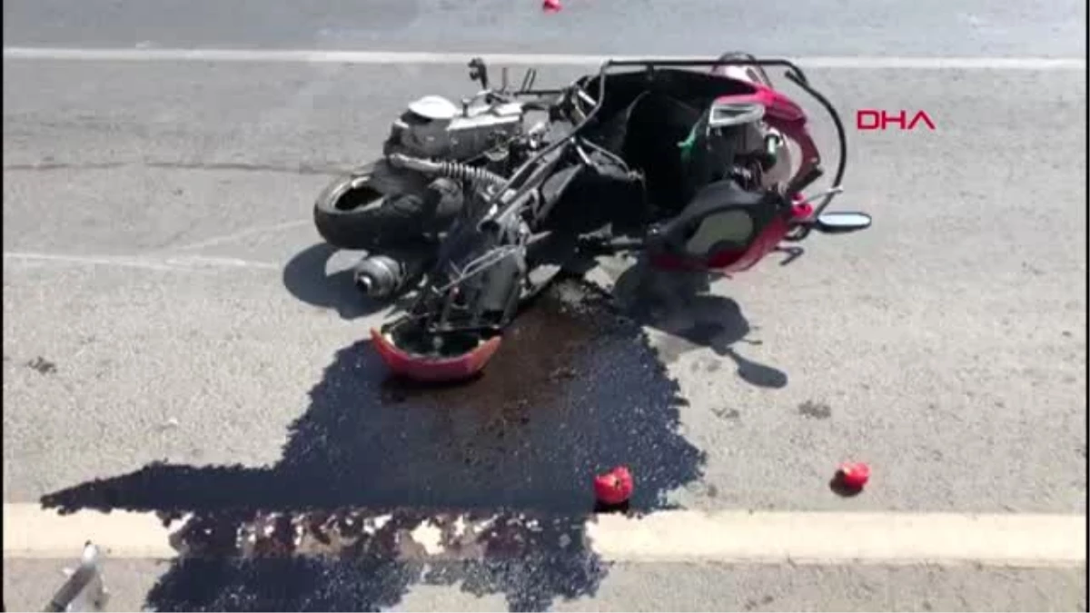 ANTALYA Otomobille çarptığı motosikletin sürücüsü öldü, gözyaşlarına boğuldu