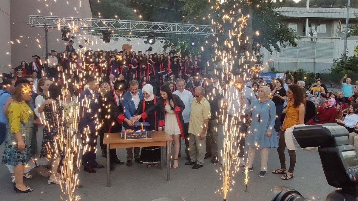 Başkan Deniz Köken\'den üniversiteyi kazanan öğrencilere burs müjdesi