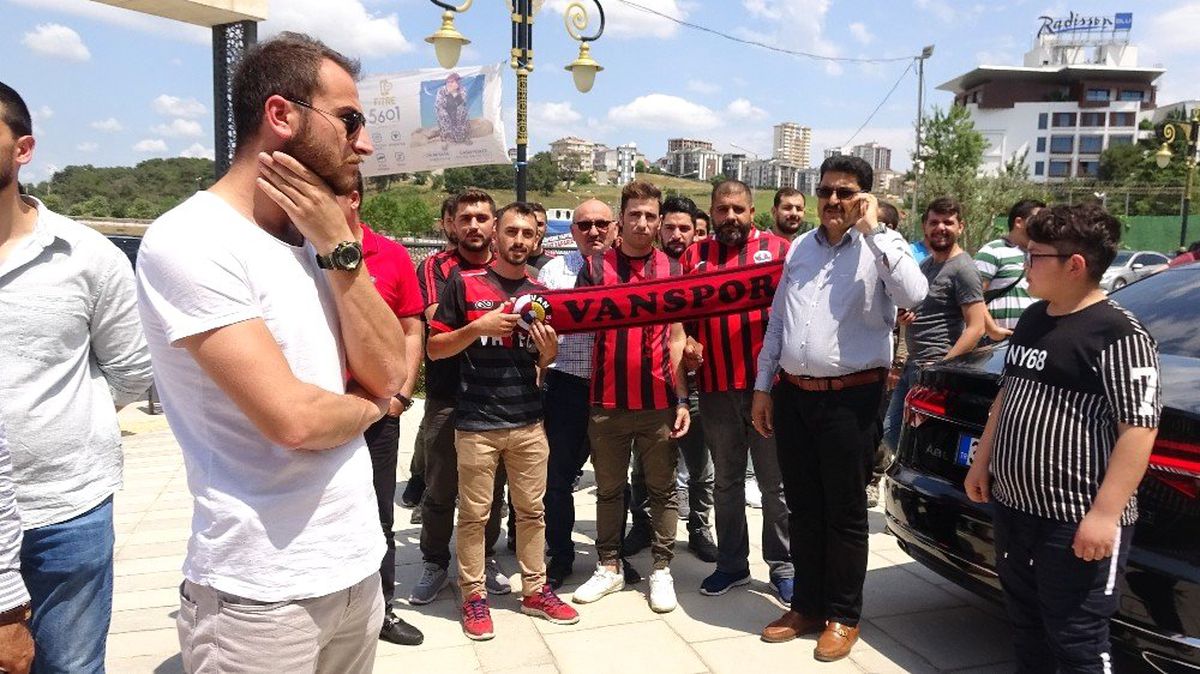 Binali Yıldırım\'dan gençlere mesaj: "Kankalarımla bir olacağız, İstanbul\'u bir numara yapacağız"
