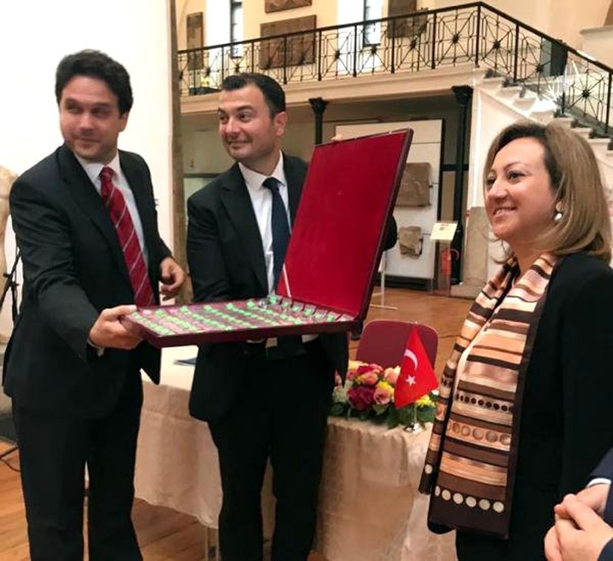 Bulgaristan, Türkiye\'den kaçırılan 63 tarihi eseri iade etti